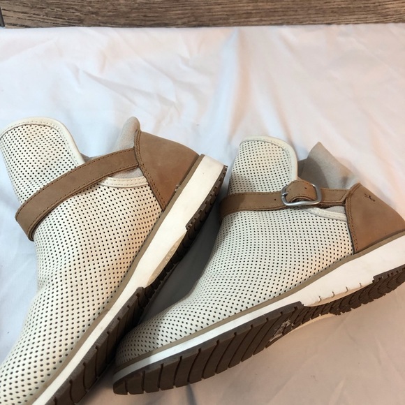 EMU Australia Women’s Suede Fabric Perforated Lightweight Booties SZ 8/8.5 Ankle - Picture 10 of 16
